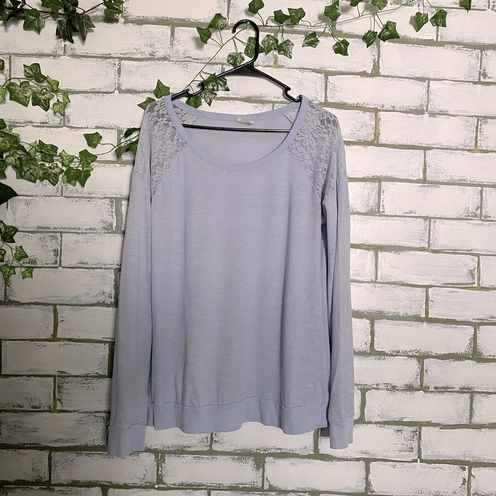 VS PINK long-sleeve yoga tee